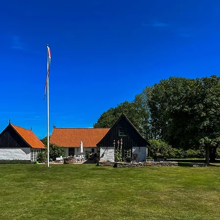 Style Near Balka With Tennis Court Neksø